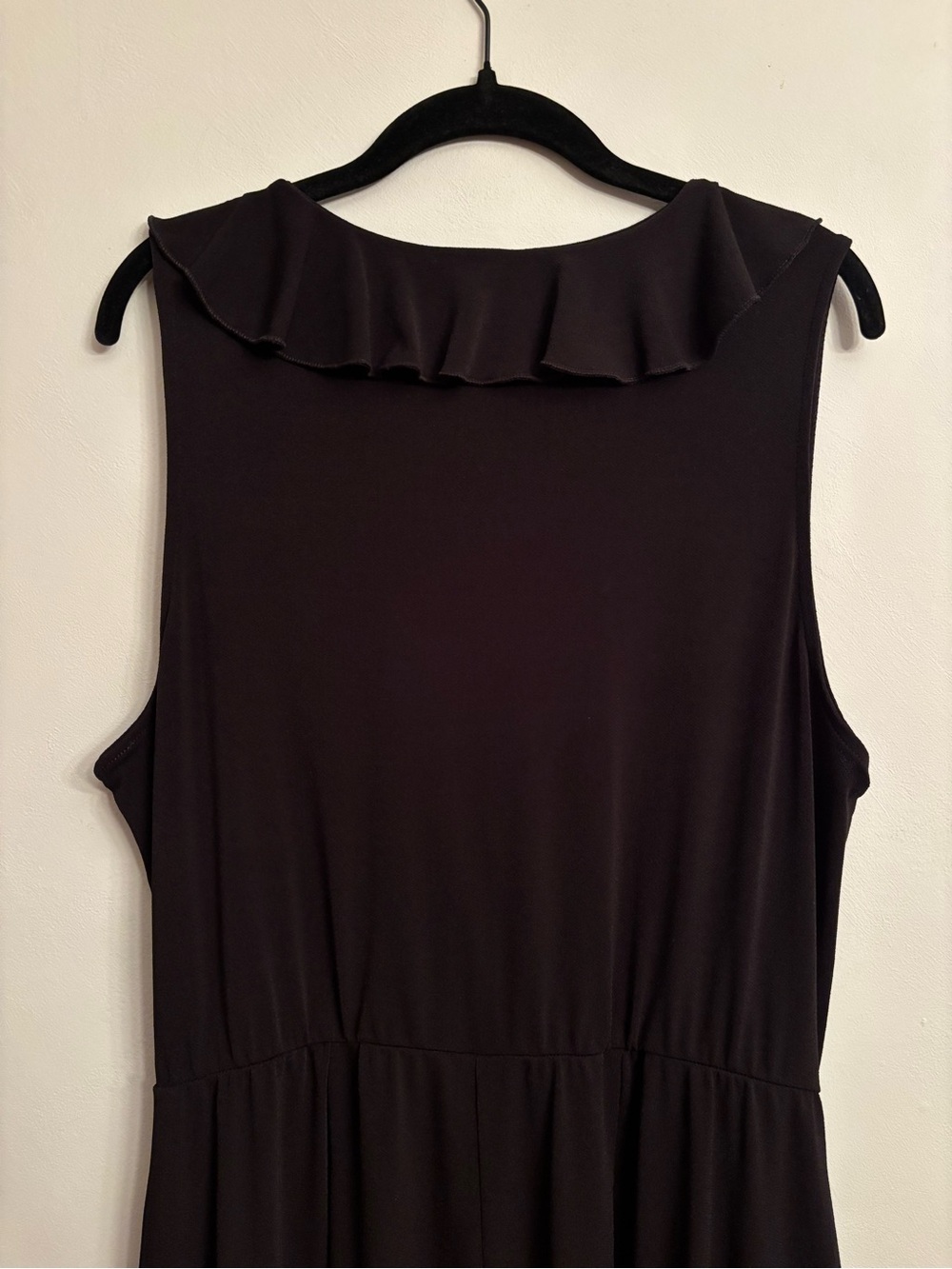 ModCloth Sleeveless Ruffle V-Neck Jumpsuit - Picture 6 of 8